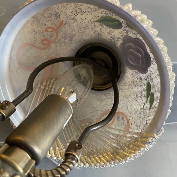 Vintage Hand Painted Rose Beaded Fringe Glass Shade Lamp Good Condition - Picture 8 of 9